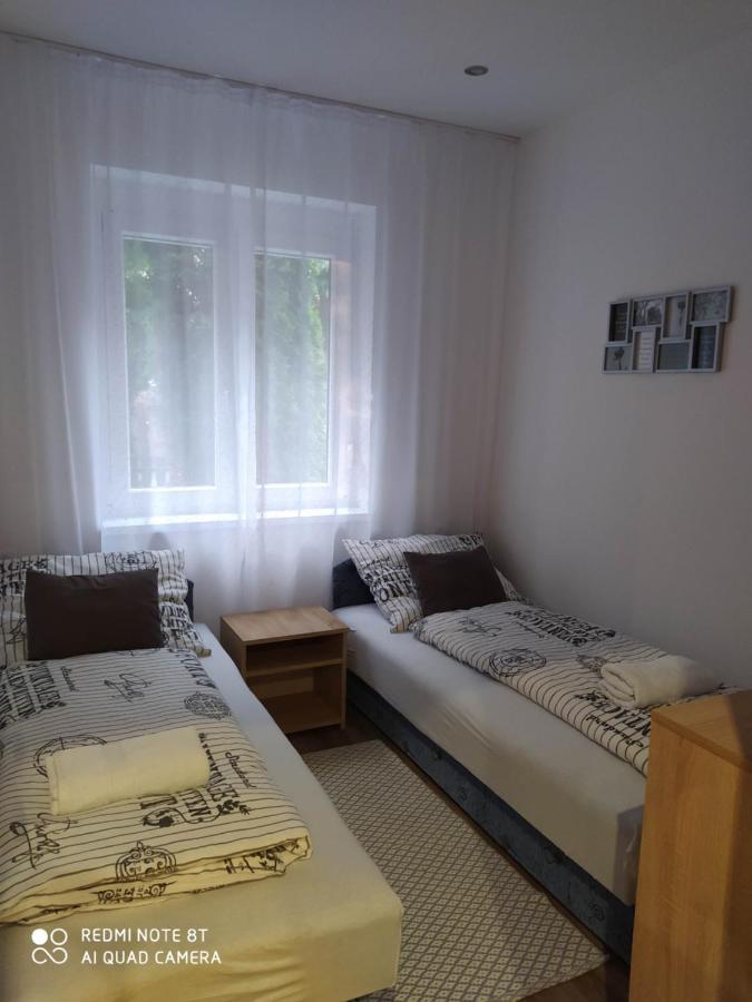 Evelyn Apartman Hajduszoboszlo Bagian luar foto