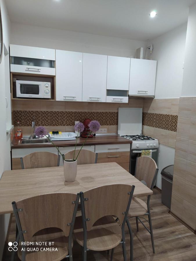 Evelyn Apartman Hajduszoboszlo Bagian luar foto