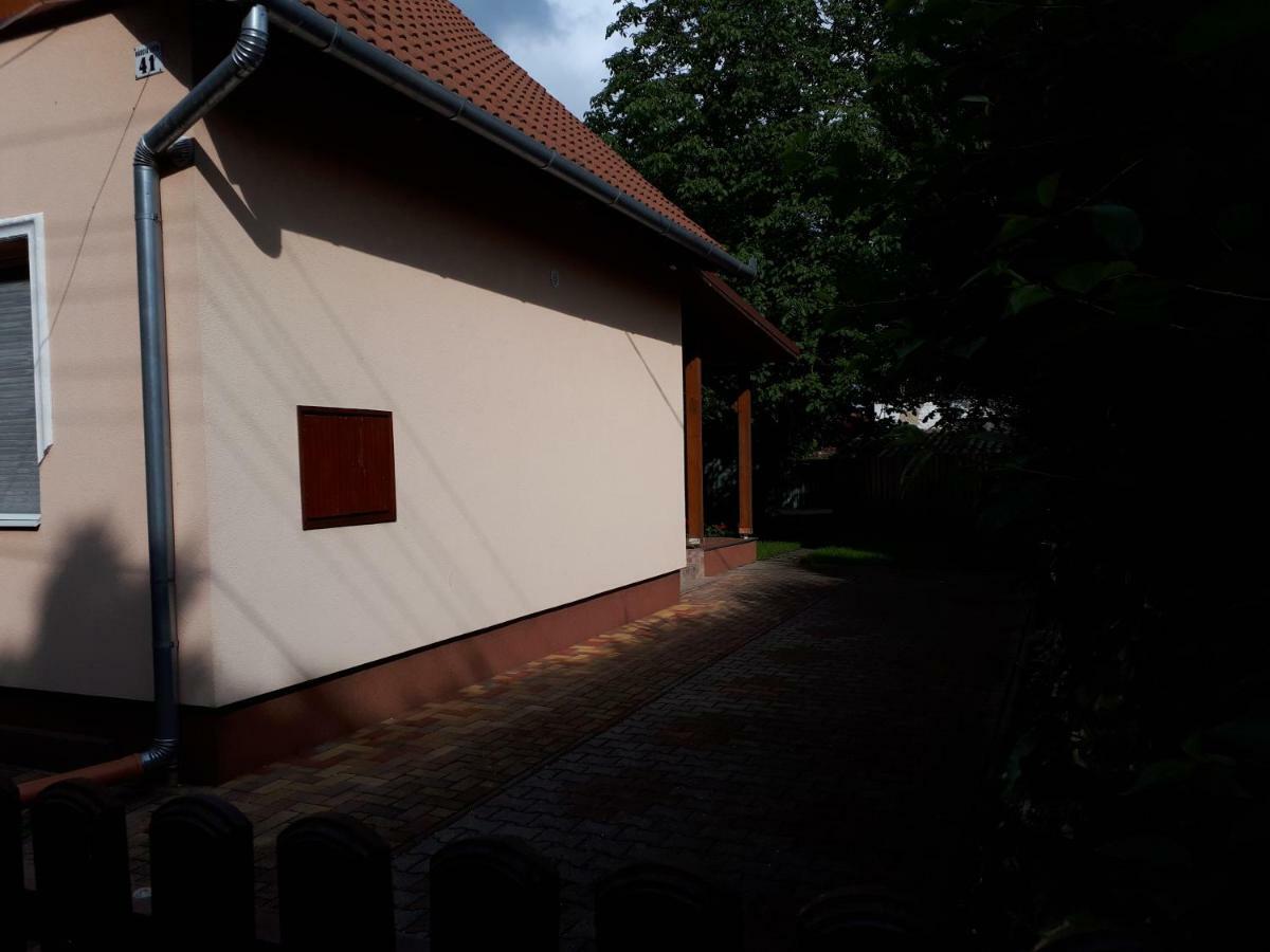 Evelyn Apartman Hajduszoboszlo Bagian luar foto